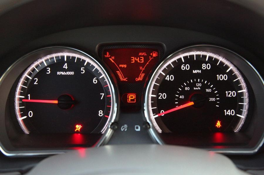  Nissan Versa 2012 года  (фото 20 из 111)